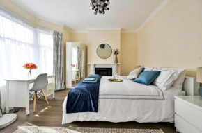 Greenwich Holiday Home
